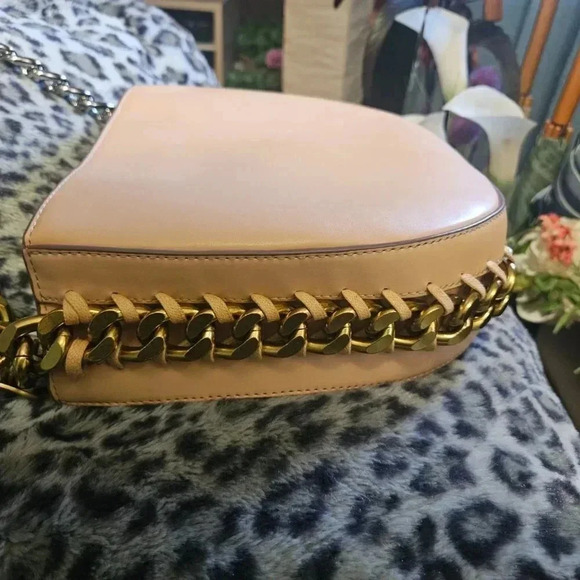 Fashion Nude Color 2 Tone Chain Detail and Shoulder  Strap Fashion Bag - Picture 7 of 11